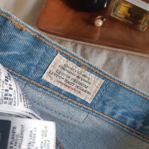 Levi's 501 Cut-Offs - Picture 5 of 6